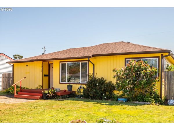 1535 GARFIELD ST, North Bend, OR 97459