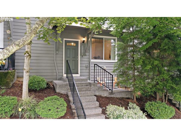 19155 OAK AVE, Sandy, OR 97055