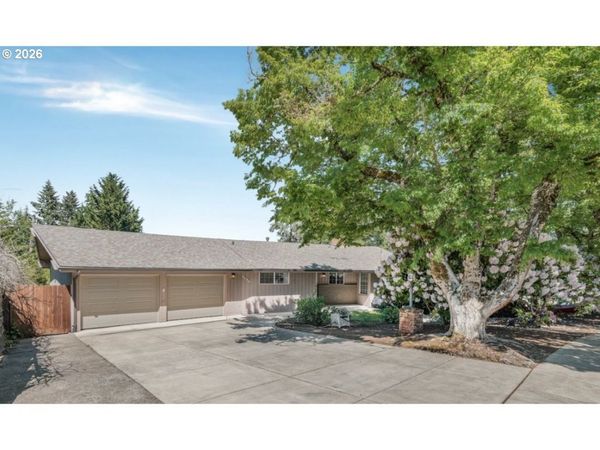 2225 W 28TH AVE, Eugene, OR 97405