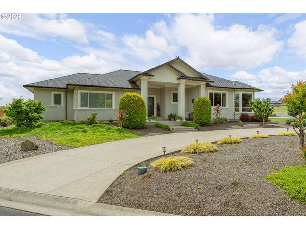 242 BONIFACIO LN, Roseburg, OR 97471