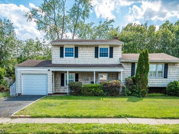 106 Winding Rd, Woodbridge, NJ 08830
