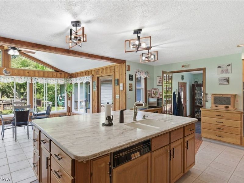 4676 Parkman Road NW, Southington, OH 44470 Photo 9