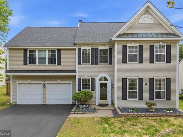 25 NAVESINK DRIVE, PENNINGTON, NJ 08534