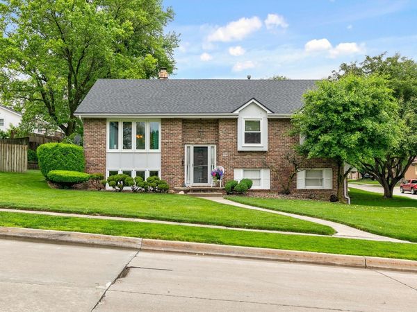 1236 20th Street , West Des Moines, IA 50265
