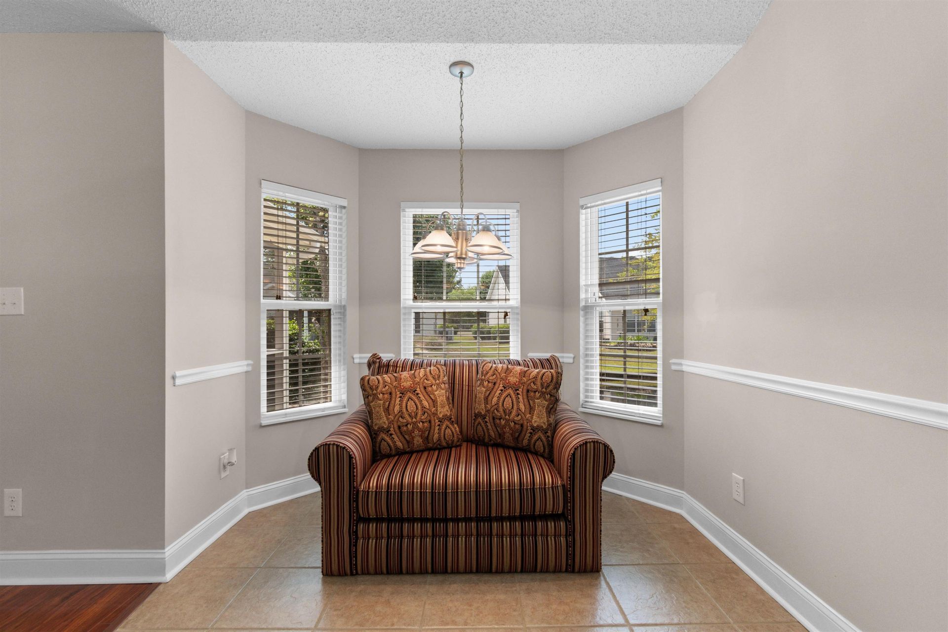 220 Candlewood Dr. Photo 11