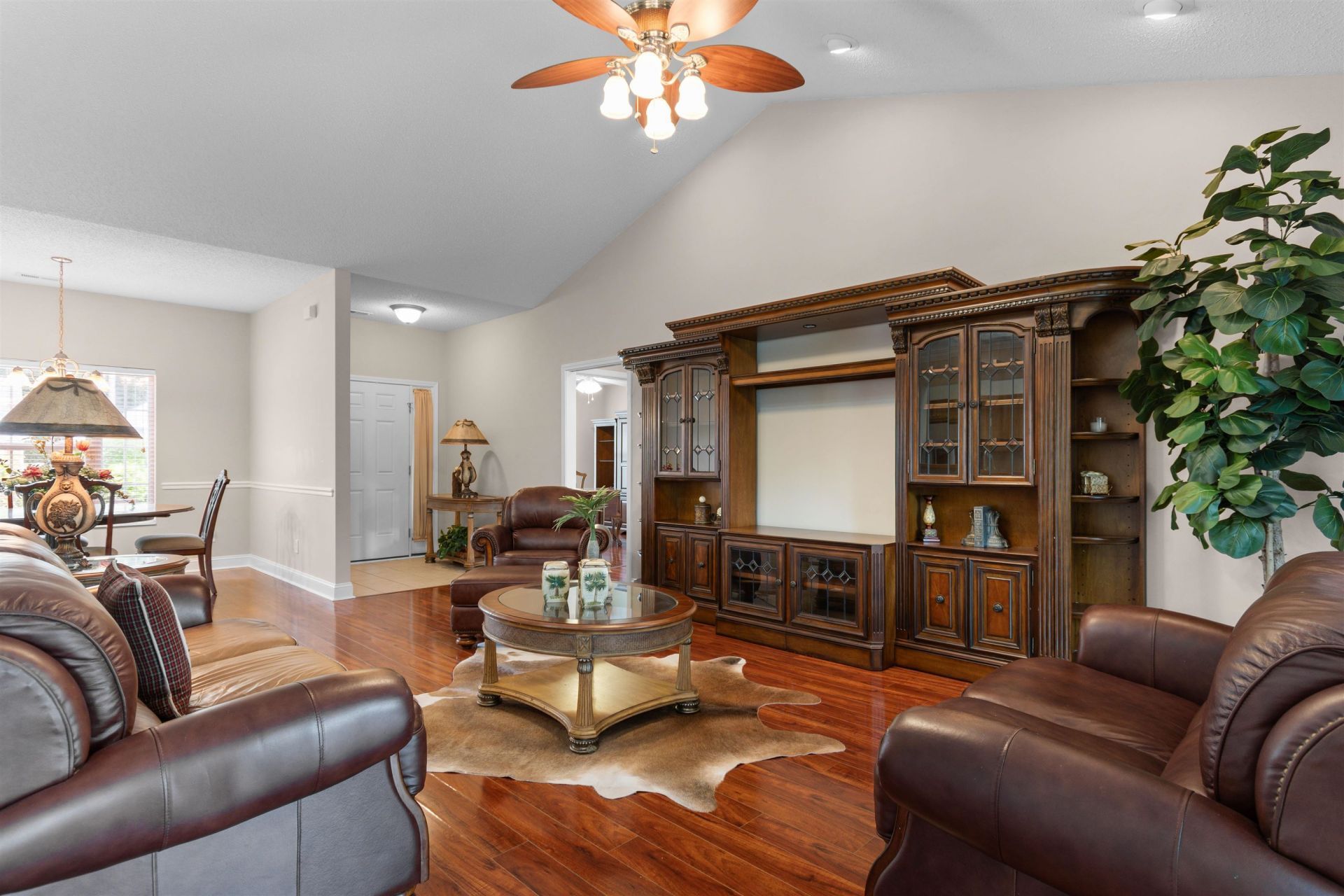 220 Candlewood Dr. Photo 14