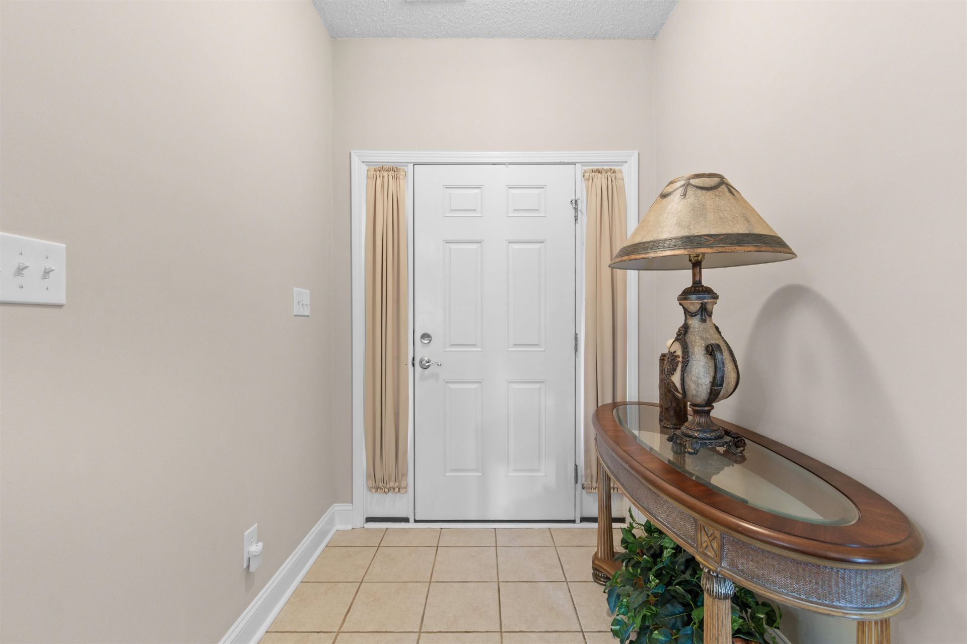 220 Candlewood Dr. Photo 5