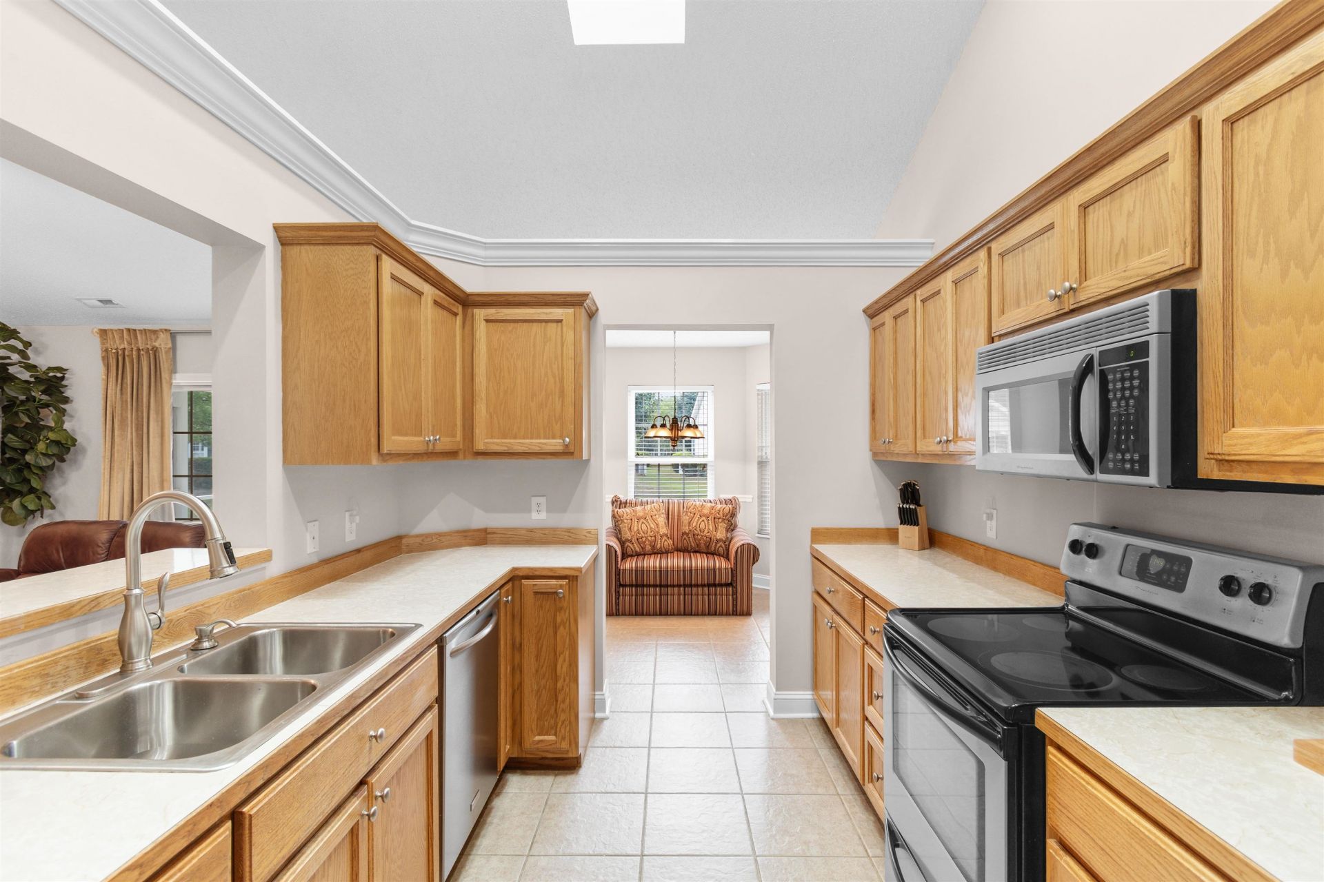 220 Candlewood Dr. Photo 6