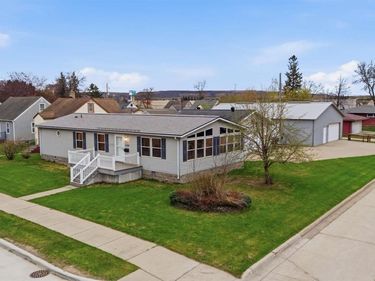 1430 12th St S, Virginia, MN 55792