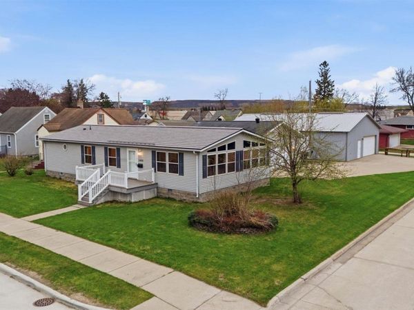 1430 12th St S , Virginia, MN 55792