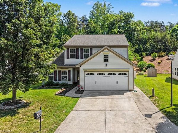 3125 Arrowcrest Place , Winston-Salem, NC 27107