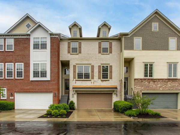 207 Wakefield Way, Zionsville, IN 46077