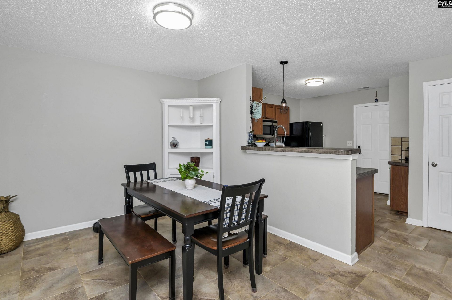 86 Crossfox Court  Photo 10