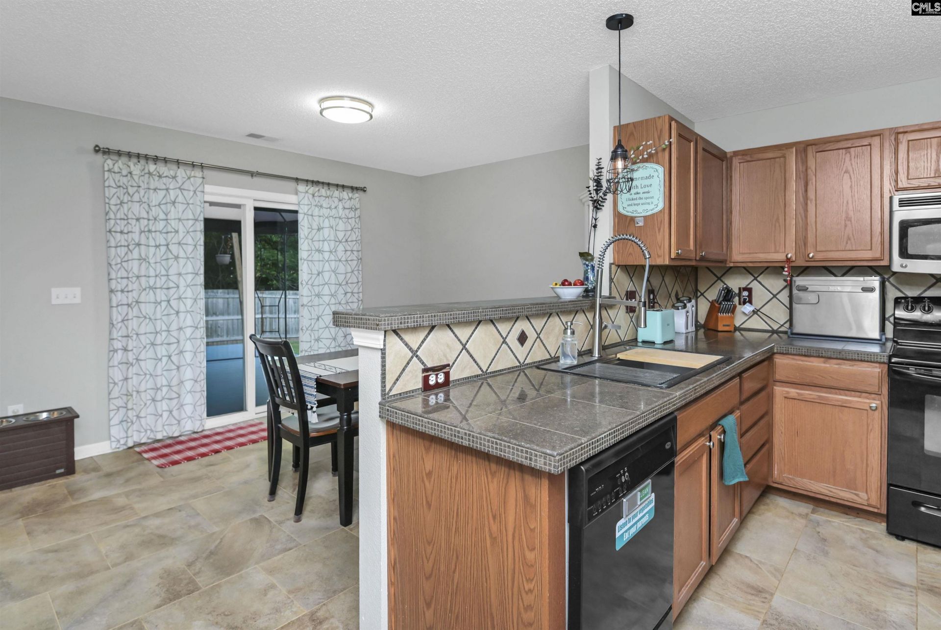 86 Crossfox Court  Photo 12
