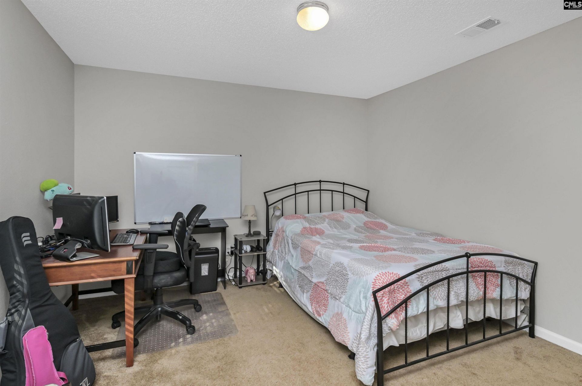 86 Crossfox Court  Photo 16
