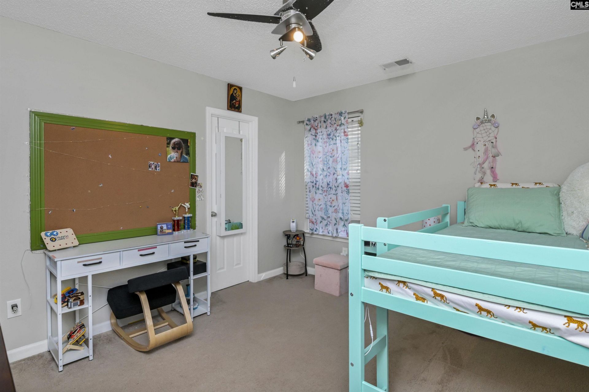86 Crossfox Court  Photo 18