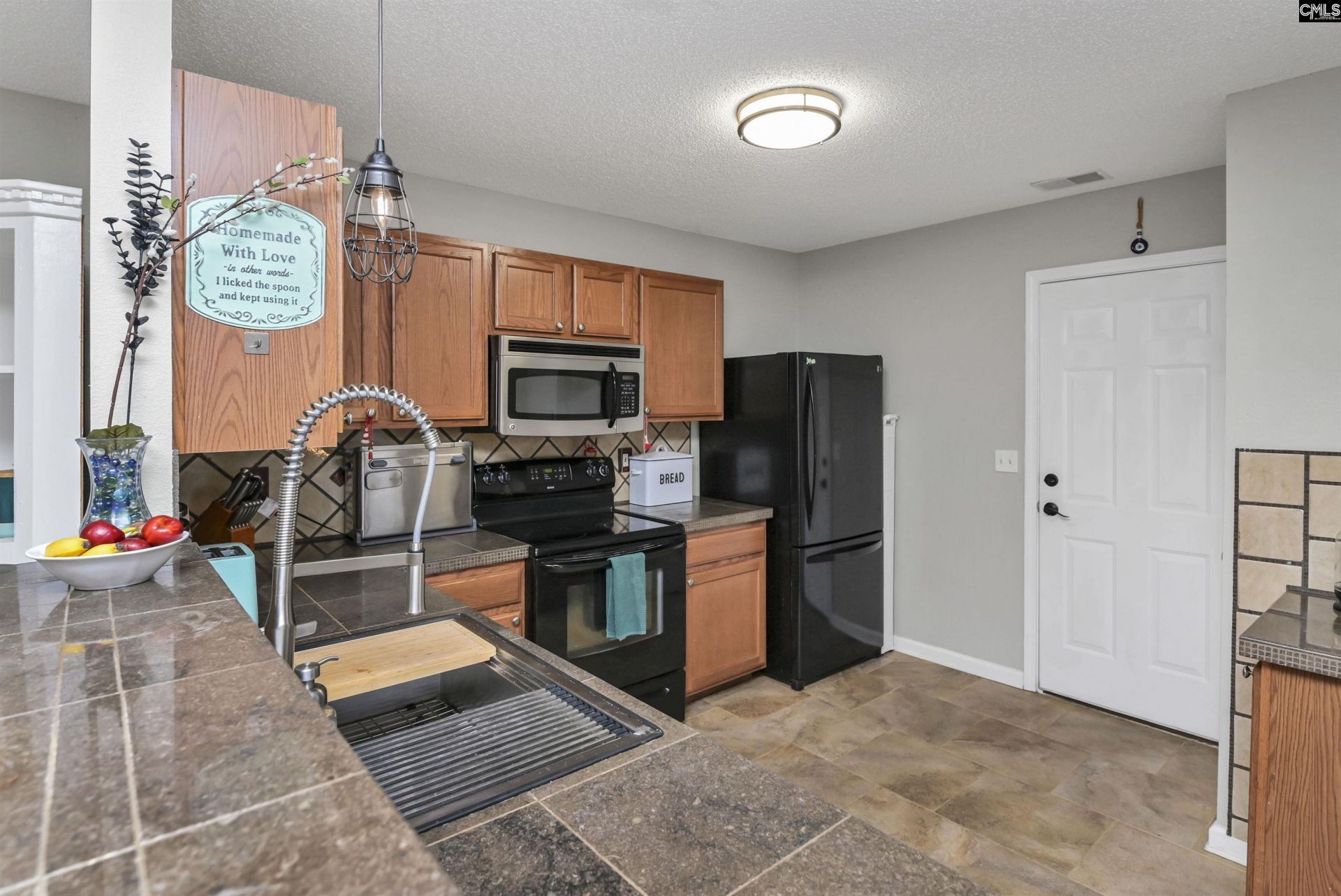 86 Crossfox Court  Photo 7