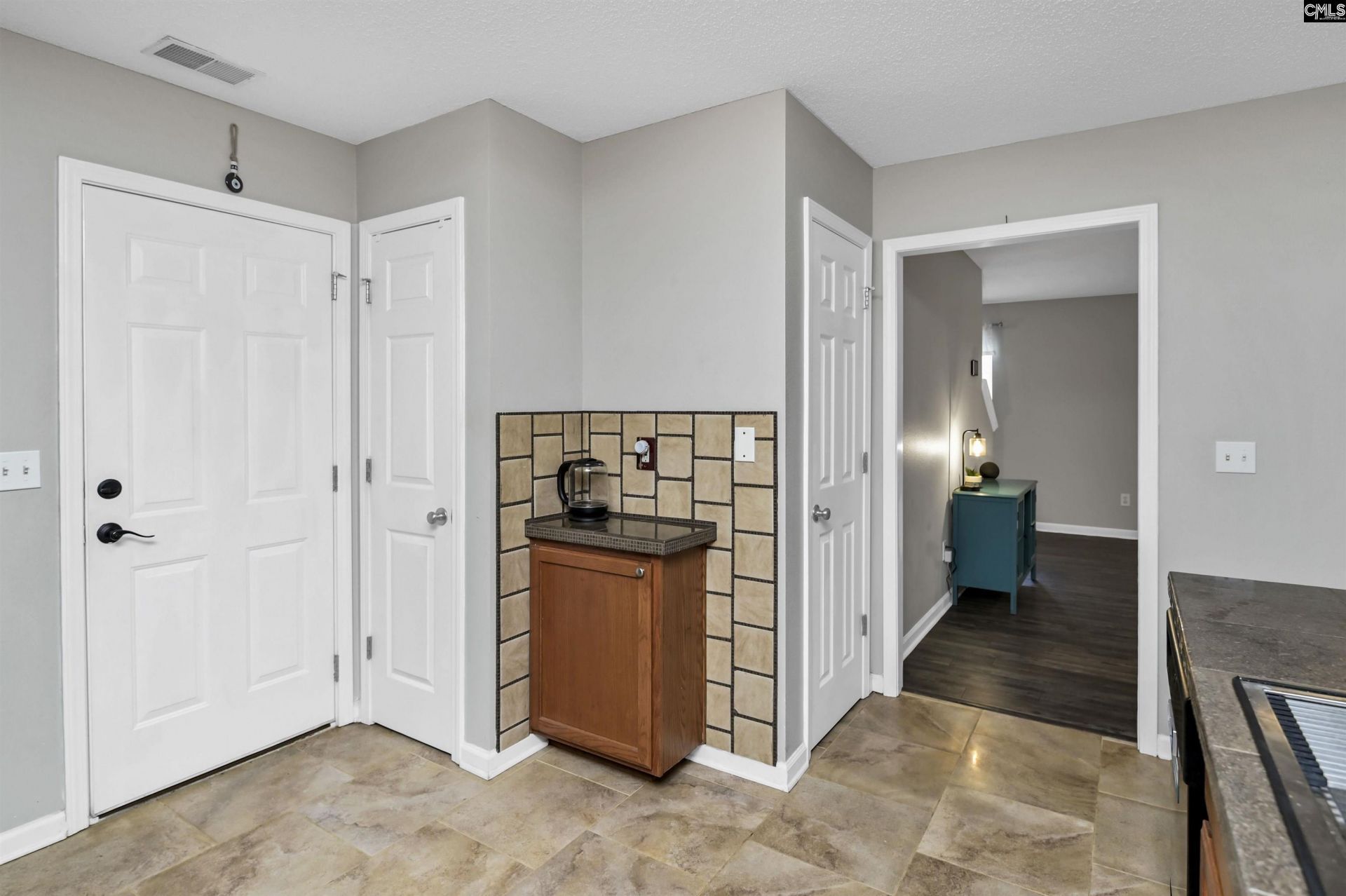 86 Crossfox Court  Photo 8