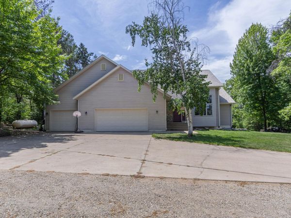 N1698 945th Street, Eau Claire, WI 54701