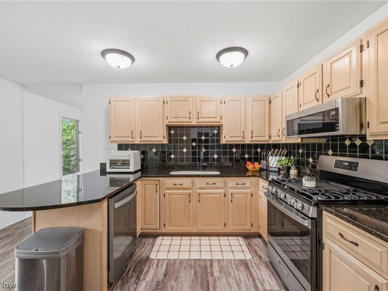 18976 Thorpe Road, Chagrin Falls, OH 44023 Photo 11
