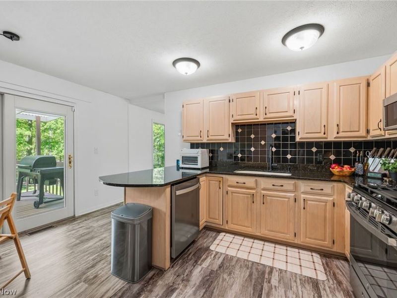 18976 Thorpe Road, Chagrin Falls, OH 44023 Photo 12