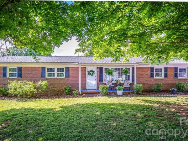 112 Persimmon Circle , Statesville, NC 28625