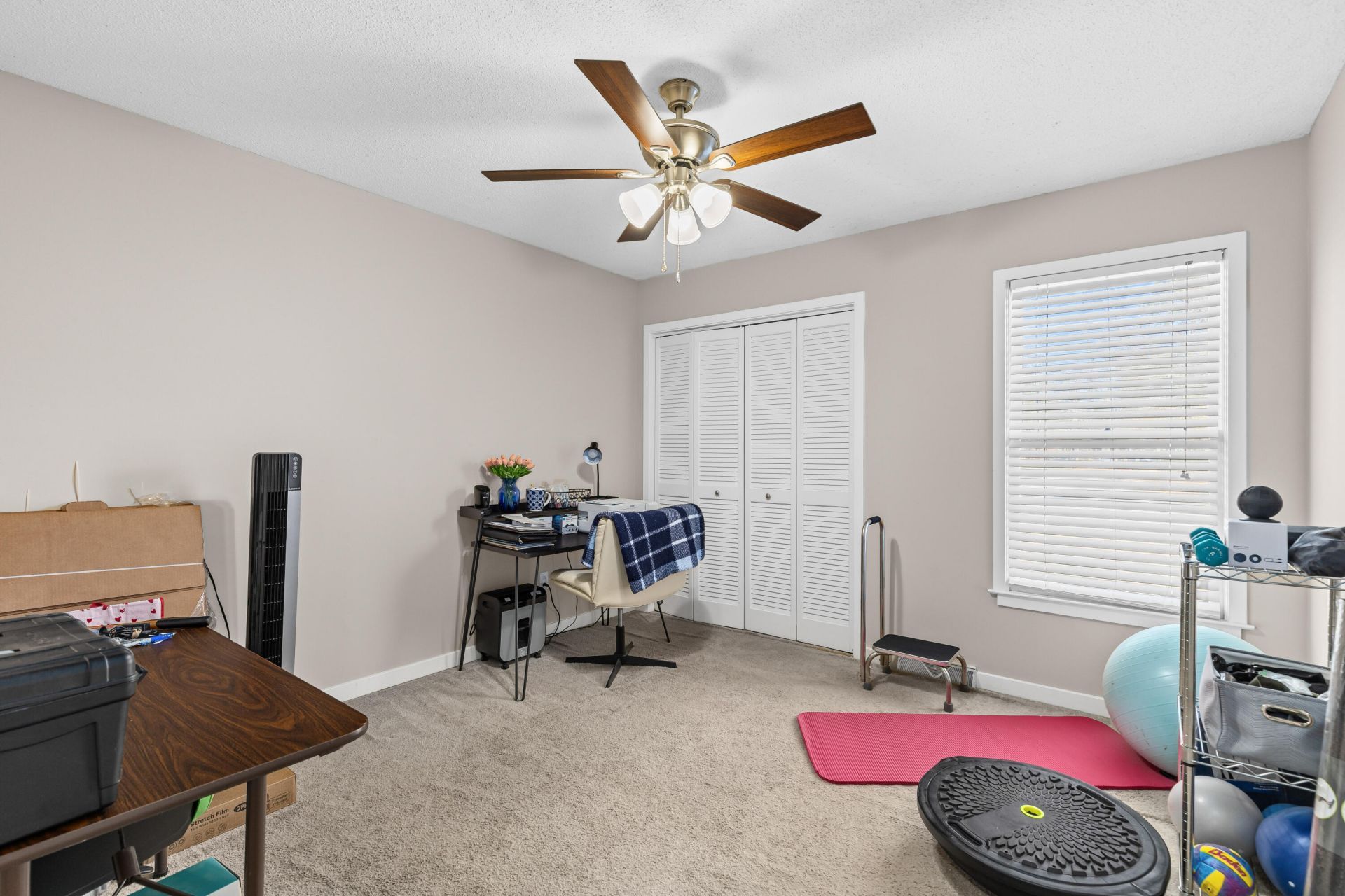 100 Medway Square Photo 19