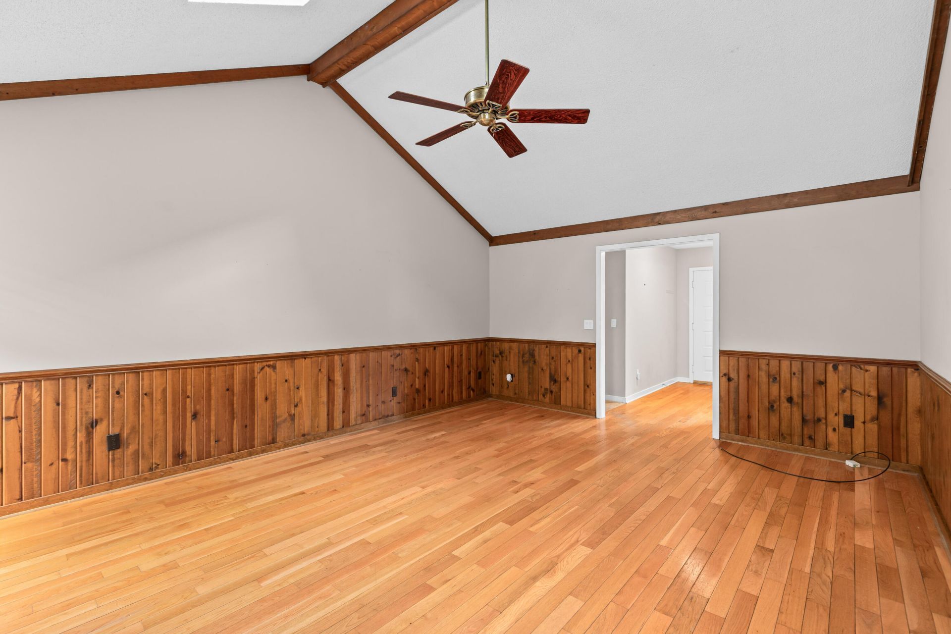 100 Medway Square Photo 8