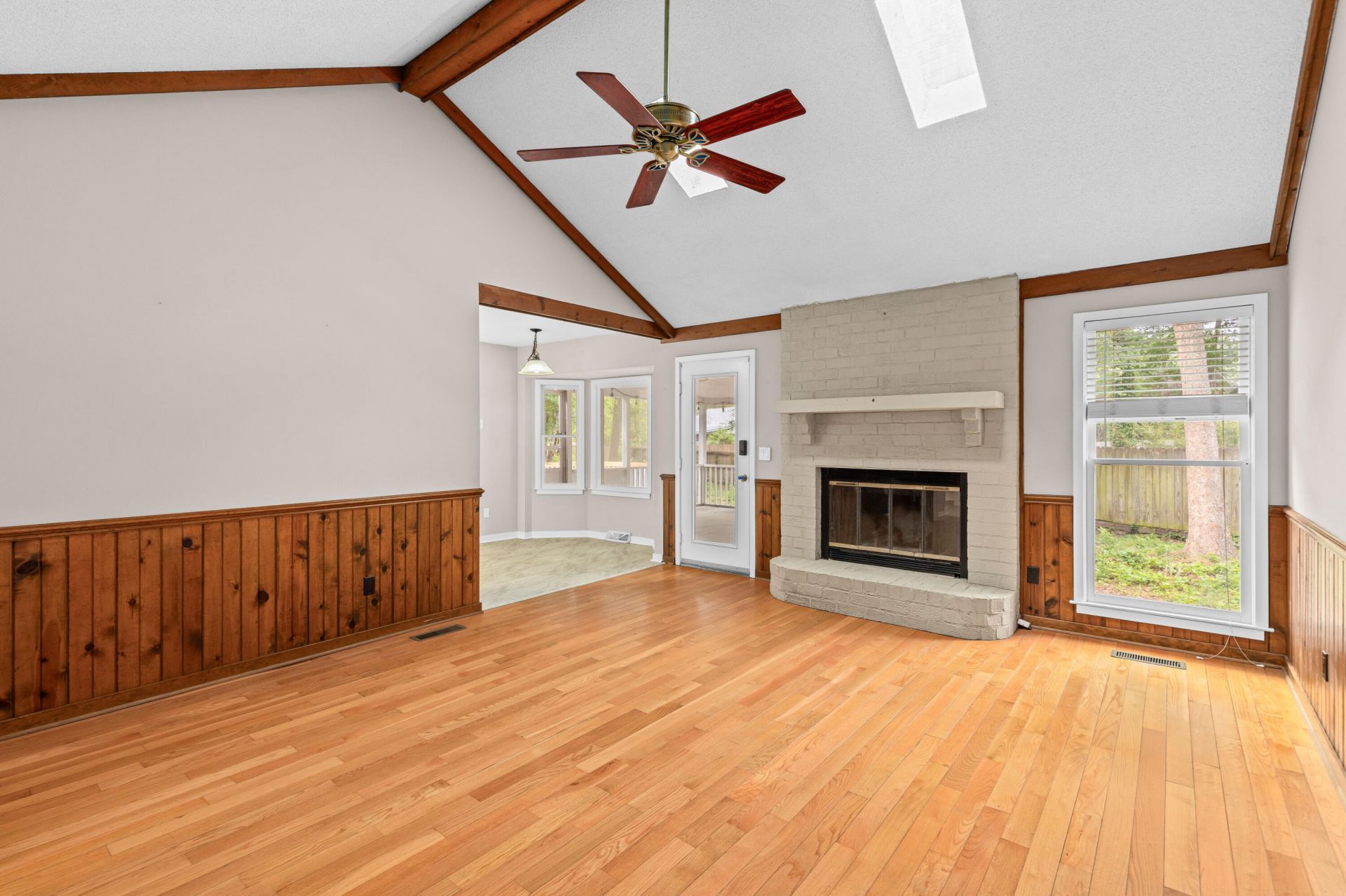 100 Medway Square Photo 9