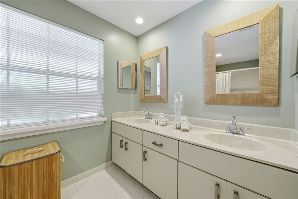 1275 Winding Oaks Circle E, Unit 705, Vero Beach, FL 32963 Photo