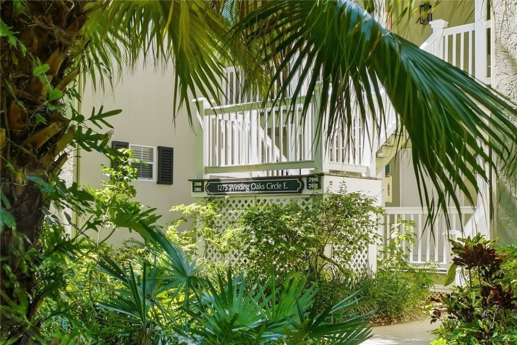 1275 Winding Oaks Circle E, Unit 705, Vero Beach, FL 32963 Photo