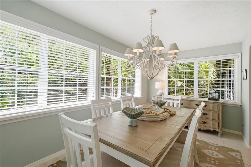 1275 Winding Oaks Circle E, Unit 705, Vero Beach, FL 32963 Photo