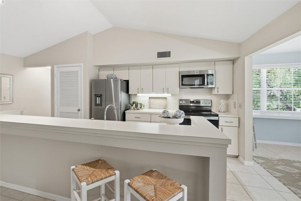 1275 Winding Oaks Circle E, Unit 705, Vero Beach, FL 32963 Photo