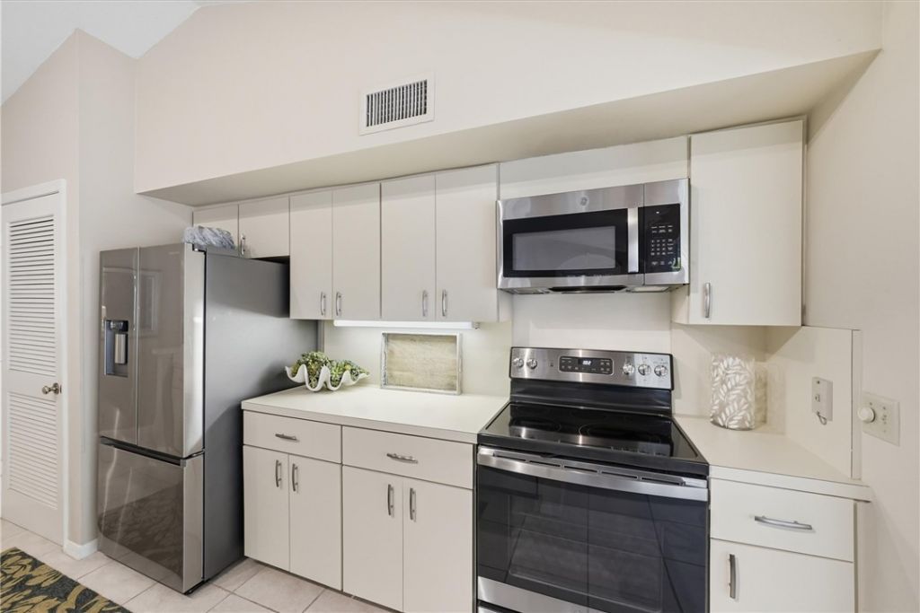 1275 Winding Oaks Circle E, Unit 705, Vero Beach, FL 32963 Photo