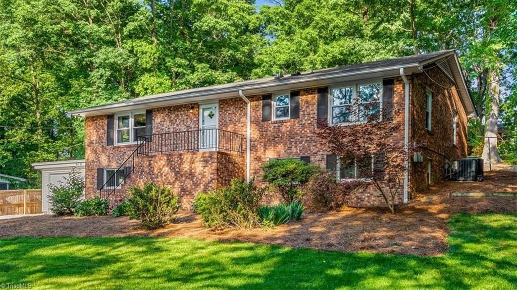 509 Valleybrook Drive, Jamestown, NC 27282 Main Photo
