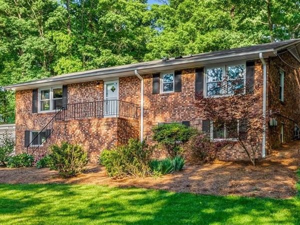 509 Valleybrook Drive, Jamestown, NC 27282