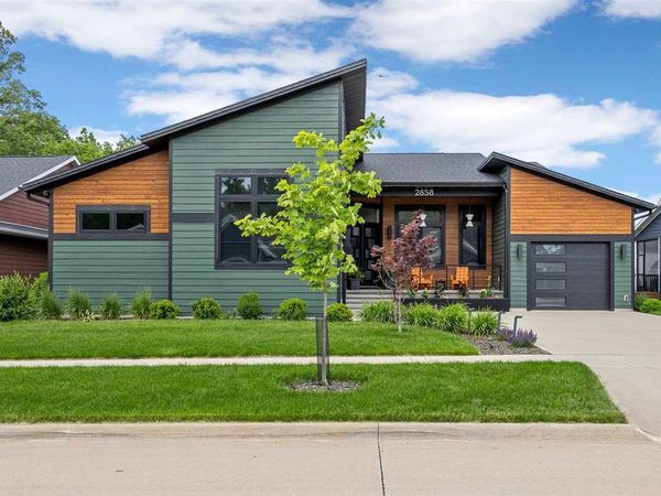 2858 Buckle Down Cir, Iowa City, IA 52245