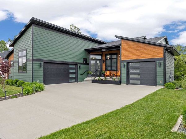 2858 Buckle Down Cir, Iowa City, IA 52245