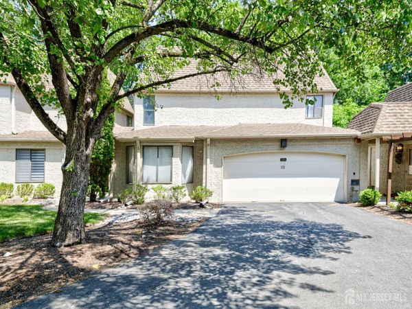 20 Gate House Lane, Edison, NJ 08820