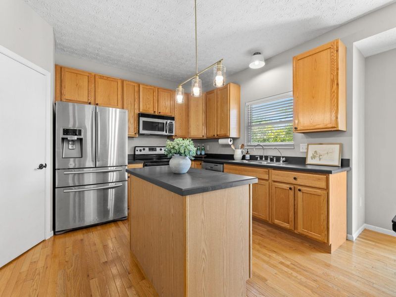 6116 Heritage Farms Drive, Hilliard, OH 43026 Photo 2