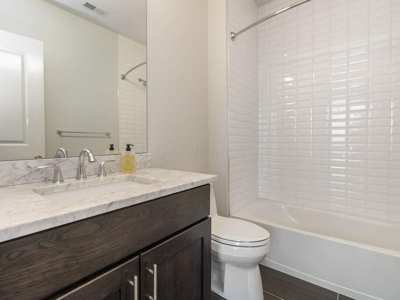 109 Aston Row Lane, Columbus, OH 43201 Photo 24