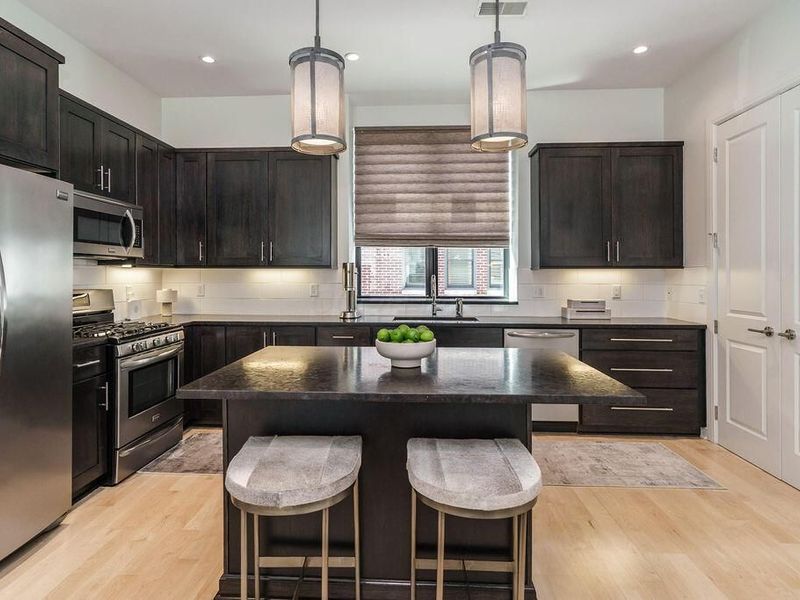 109 Aston Row Lane, Columbus, OH 43201 Photo 4