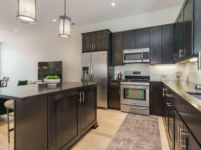 109 Aston Row Lane, Columbus, OH 43201 Photo 6