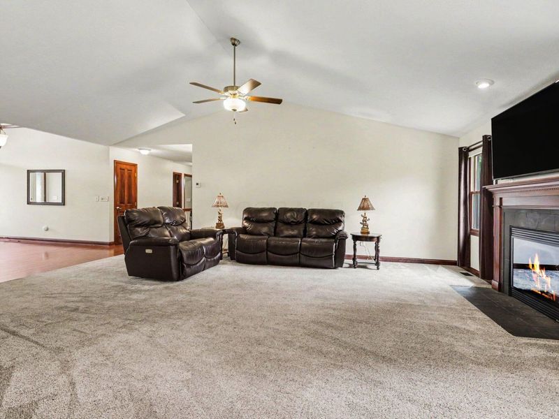 42 Millstone Circle, Pataskala, OH 43062 Photo 7