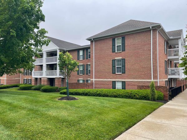5935 N High Street , Unit 215, Worthington, OH 43085