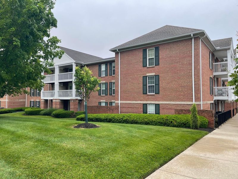 5935 N High Street , Unit 215, Worthington, OH 43085 Photo 1