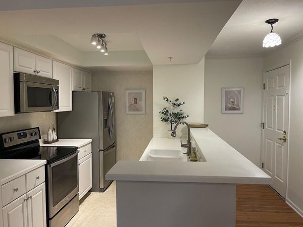 5935 N High Street , Unit 215, Worthington, OH 43085