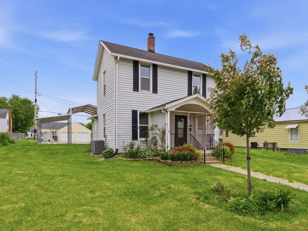 140 SHERIDAN, Muscatine, IA 52761