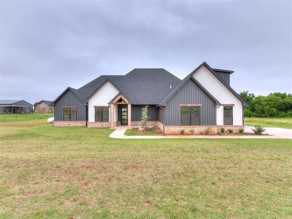 2441 Hawks Haven Drive, Guthrie, OK 73044