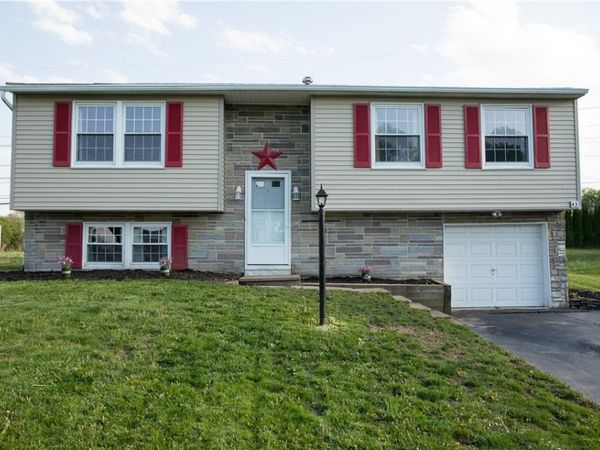 43 Wickwine Lane , Henrietta, NY 14467